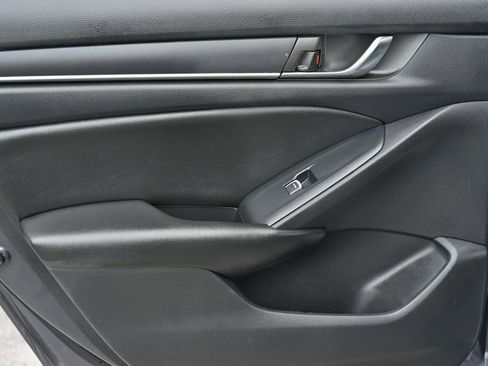 Used 2020 Honda Accord LX image 11