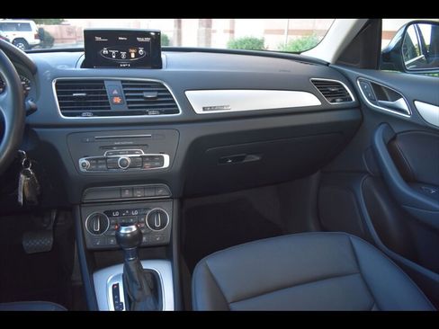 Used 2017 Audi Q3 2.0T Premium image 30