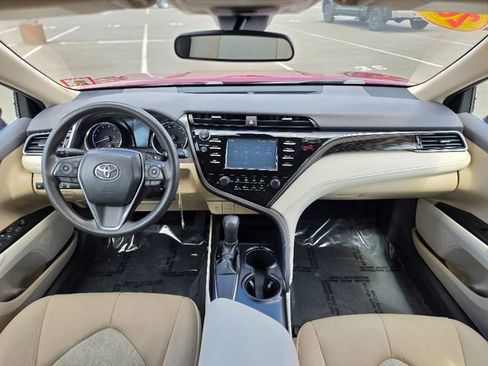 Used 2019 Toyota Camry LE image 29