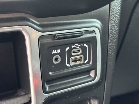 Used 2021 Jeep Wrangler Unlimited Sport AWD/4WD image 31