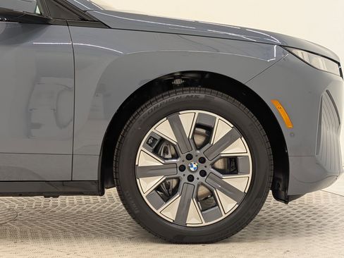 New 2026 BMW iX xDrive60 image 12