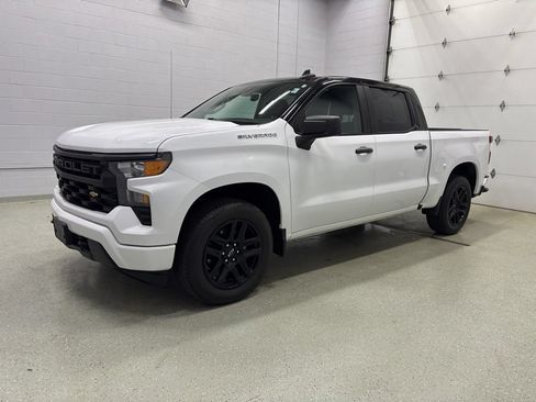 Used 2023 Chevrolet Silverado 1500 Custom AWD/4WD image 9