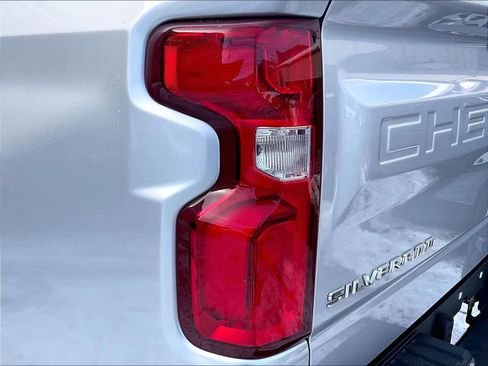 Used 2021 Chevrolet Silverado 1500 Custom image 33