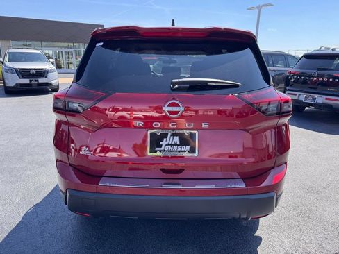 Used 2026 Nissan Rogue SV w/ Cold Weather Package FWD image 4