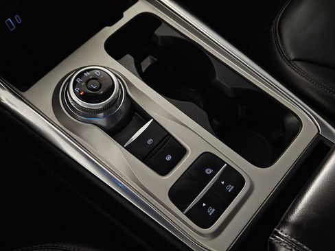 Used 2023 Ford Explorer XLT w/ Equipment Group 202A image 17