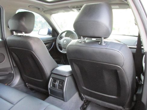 Used 2015 BMW 320i Sedan image 23