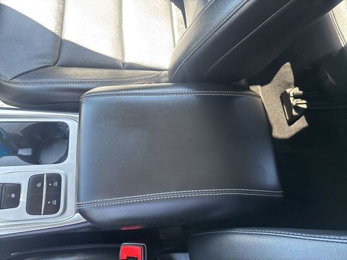 Used 2022 Ford Explorer Limited w/ Equipment Group 301A image 39