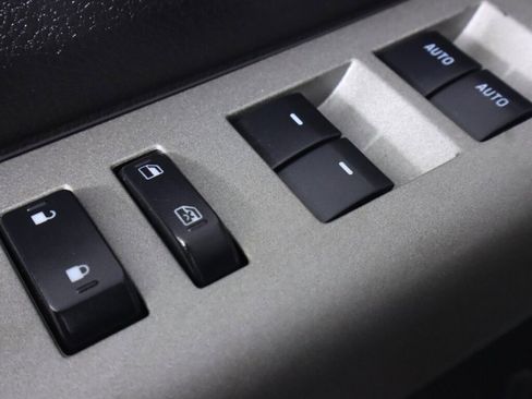 Used 2016 Ford F350 Lariat w/ Lariat Chrome Package image 30