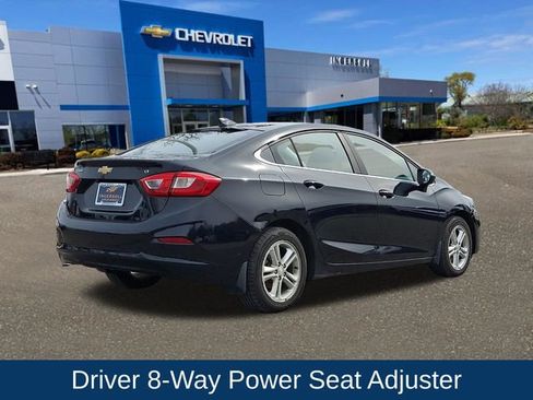 Used 2017 Chevrolet Cruze LT w/ Convenience Package image 9
