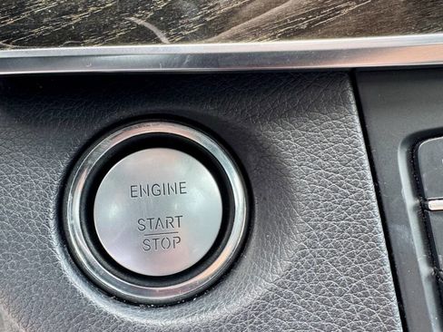 Used 2016 Mercedes-Benz E 350 4MATIC Sedan image 28