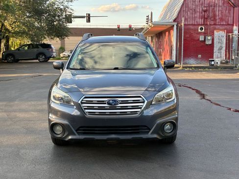 Used 2017 Subaru Outback 2.5i Premium w/ Popular Package #1 AWD/4WD image 3