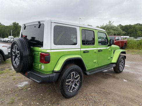 New 2026 Jeep Wrangler Unlimited Sahara w/ Whitecap Package AWD/4WD image 3