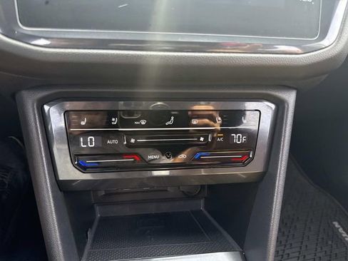 Used 2022 Volkswagen Tiguan SEL R-Line image 28