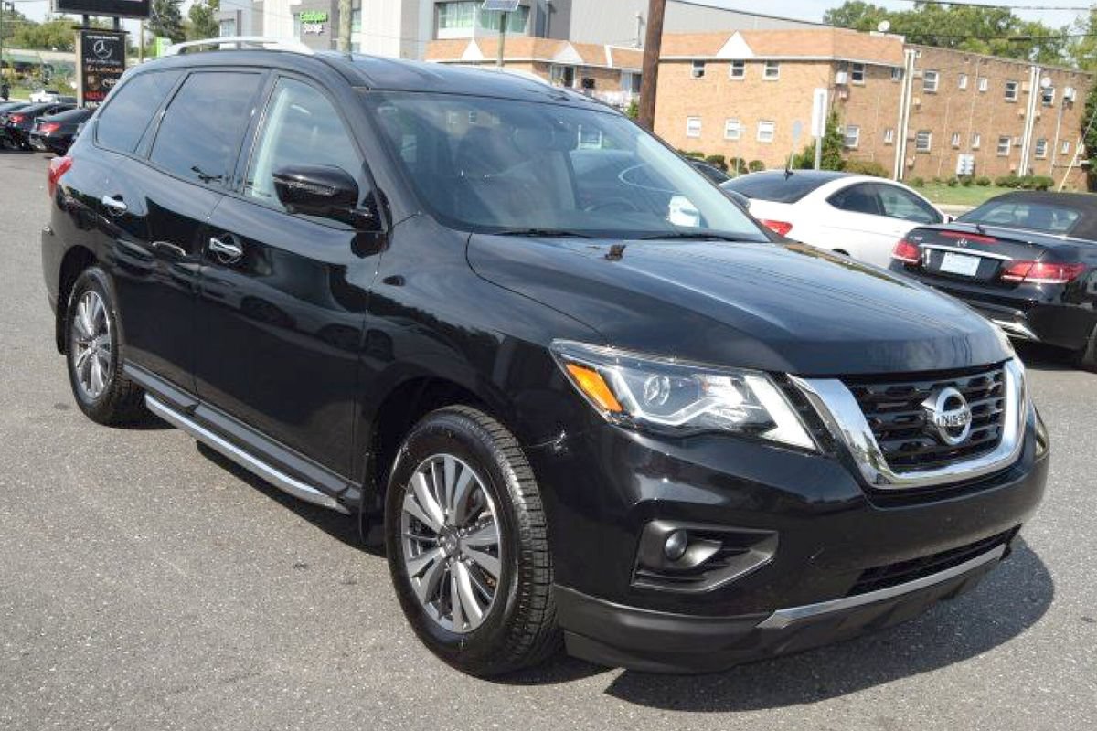 Used 2019 Nissan Pathfinder SL AWD/4WD image 12