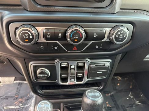 Used 2019 Jeep Wrangler Unlimited Sport S AWD/4WD image 24