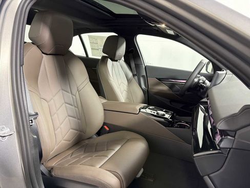 New 2026 BMW 530i xDrive w/ Convenience Package AWD/4WD image 21