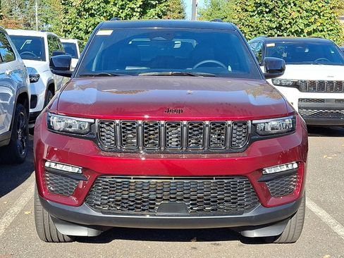 New 2025 Jeep Grand Cherokee Limited image 2