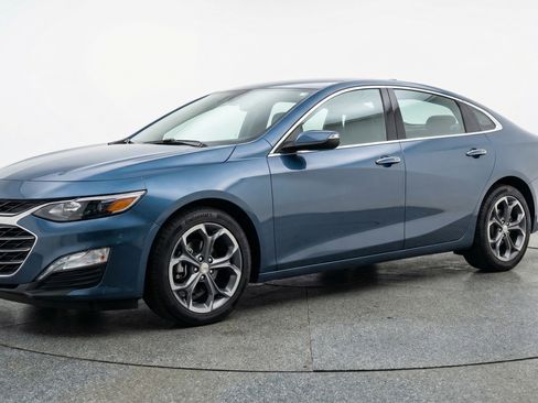 Used 2024 Chevrolet Malibu LT image 3
