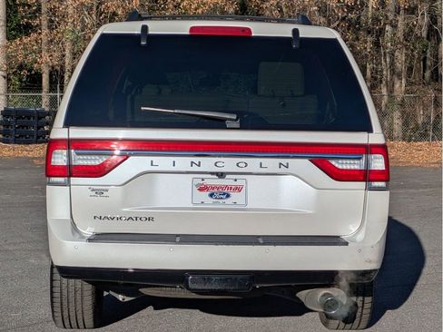 Used 2017 Lincoln Navigator Reserve image 7