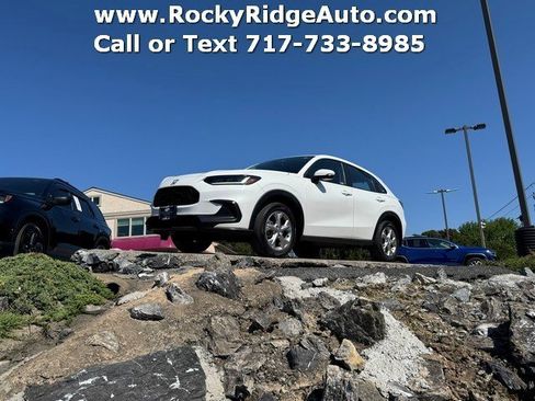 Used 2023 Honda HR-V LX image 1