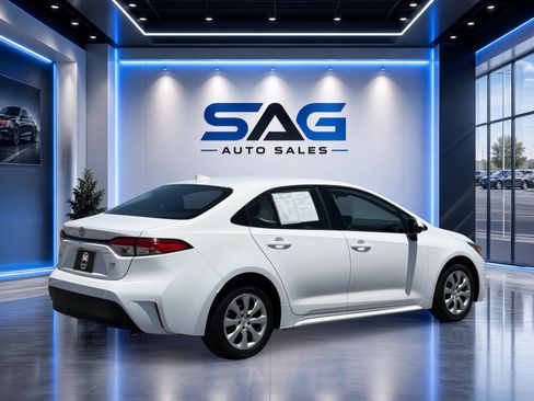 Used 2023 Toyota Corolla LE FWD image 4