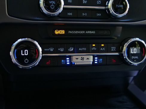 Used 2022 Ford F250 Limited AWD/4WD image 28