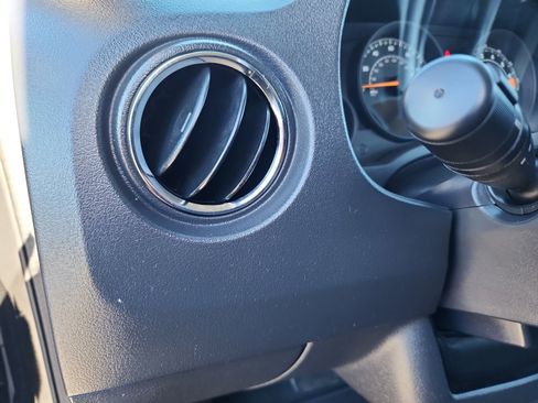 Used 2016 Jeep Patriot High Altitude image 31