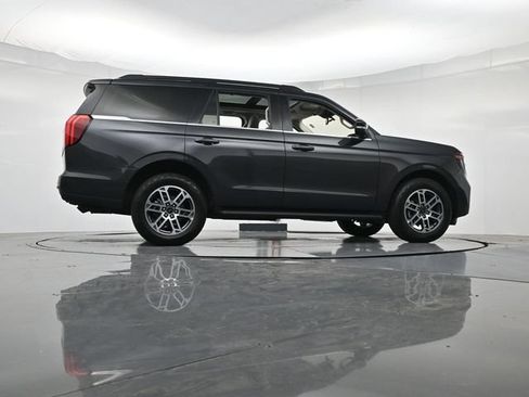 Certified 2025 Ford Expedition Active AWD/4WD image 37