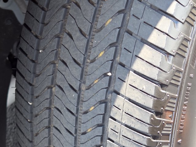 Used 2025 Chevrolet Traverse LT w/ LPO, Floor Liner Package FWD image 11