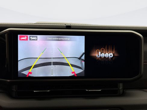 Used 2024 Jeep Wrangler Unlimited Rubicon image 16