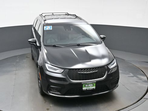 Used 2023 Chrysler Pacifica Touring-L w/ S Appearance Package image 41