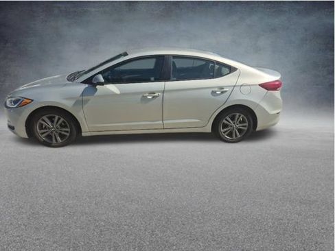 Used 2018 Hyundai Elantra SEL FWD image 4