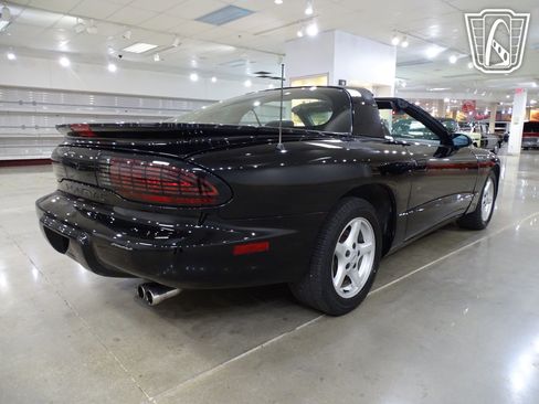 Used 1995 Pontiac Firebird Coupe image 35