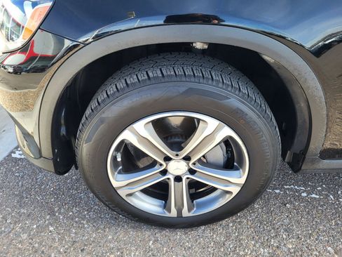 Used 2019 Mercedes-Benz GLC 300 image 24