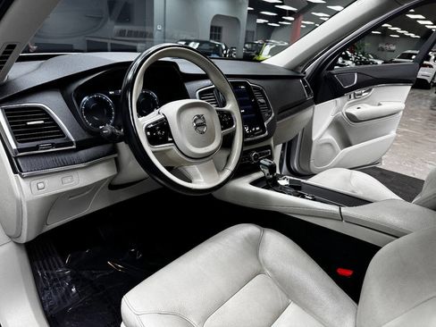 Used 2020 Volvo XC90 T5 Momentum w/ Protection Package Premier image 35