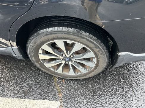 Used 2017 Subaru Outback 2.5i Limited AWD/4WD image 12