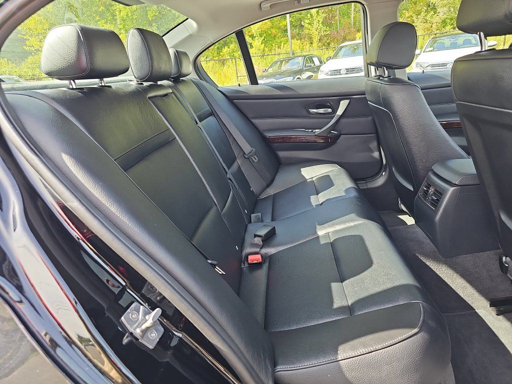 Used 2011 BMW 335i xDrive Sedan AWD/4WD image 28