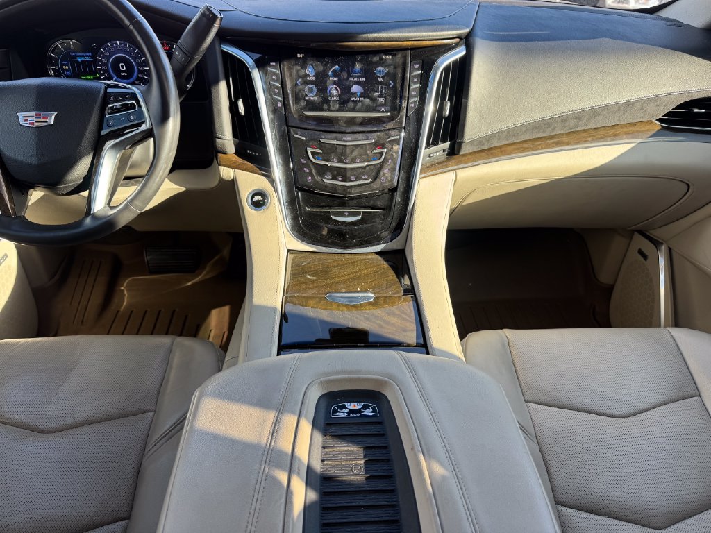 Used 2018 Cadillac Escalade Premium Luxury w/ LPO, Radiant Package AWD/4WD image 12