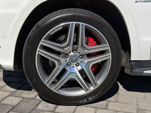 Used 2014 Mercedes-Benz GL 63 AMG 4MATIC image 13