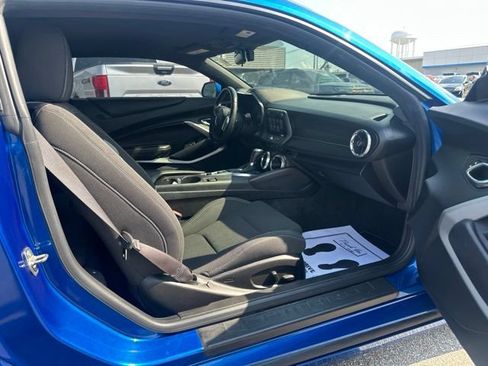 Used 2017 Chevrolet Camaro SS RWD image 8