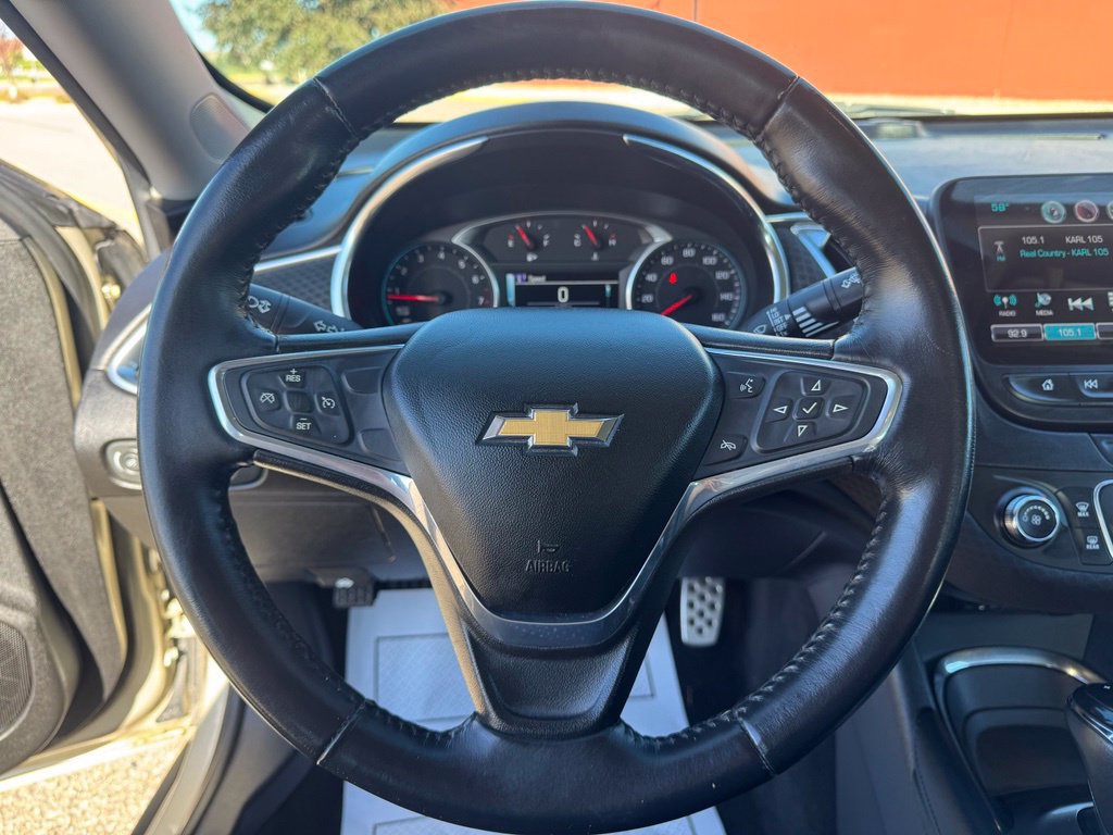 Used 2016 Chevrolet Malibu LT FWD image 11