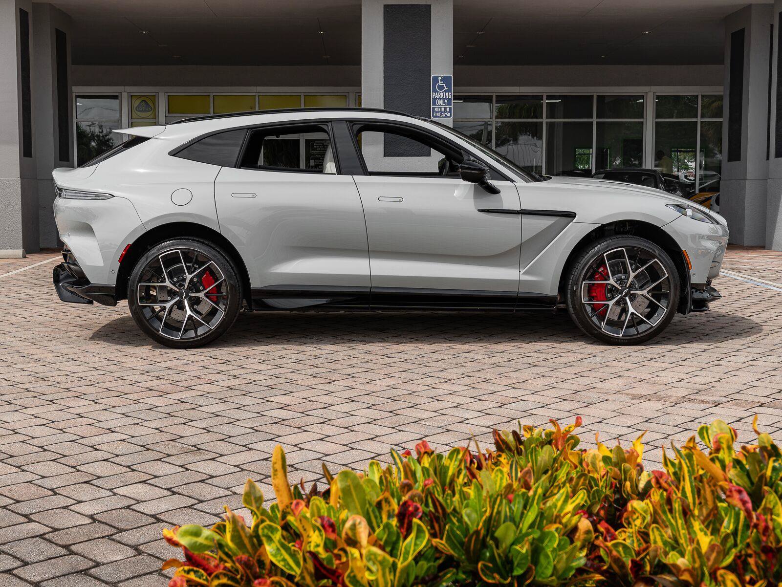 Used 2025 Aston Martin DBX 707 AWD/4WD image 46