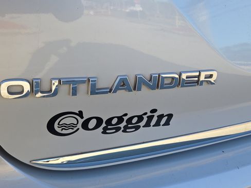 Used 2022 Mitsubishi Outlander ES image 16