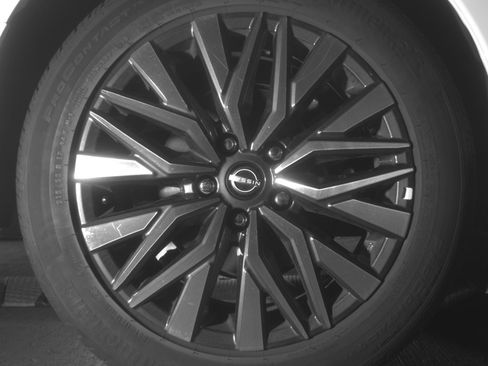 Used 2025 Nissan Altima 2.5 SV FWD image 15