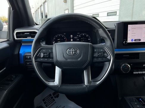 Used 2025 Toyota Tacoma TRD Off-Road image 32