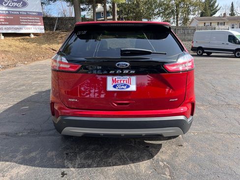 Used 2024 Ford Edge SEL w/ Convenience Package image 5