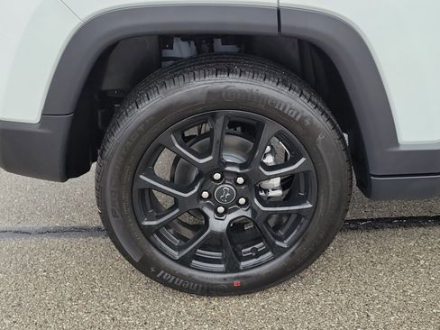 New 2026 Jeep Compass Latitude image 5