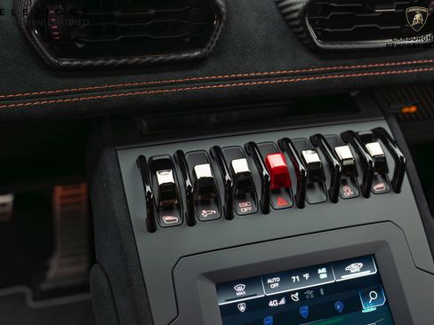 Used 2022 Lamborghini Huracan STO image 31