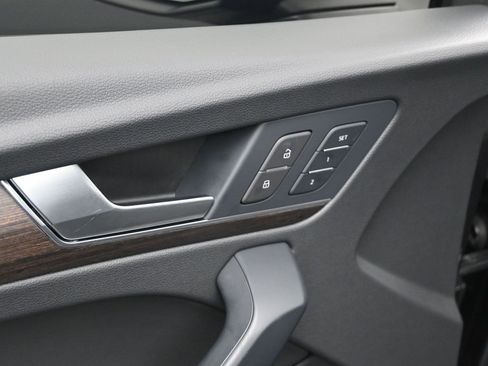 Used 2025 Audi Q5 2.0T Premium image 18