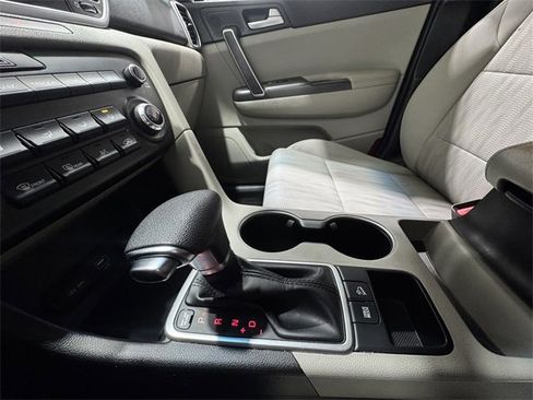 Used 2020 Kia Sportage LX image 29